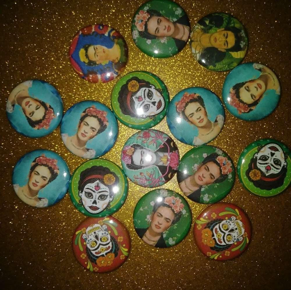 Set of 6 Frida Kahlo buttons - Picture 2 of 2